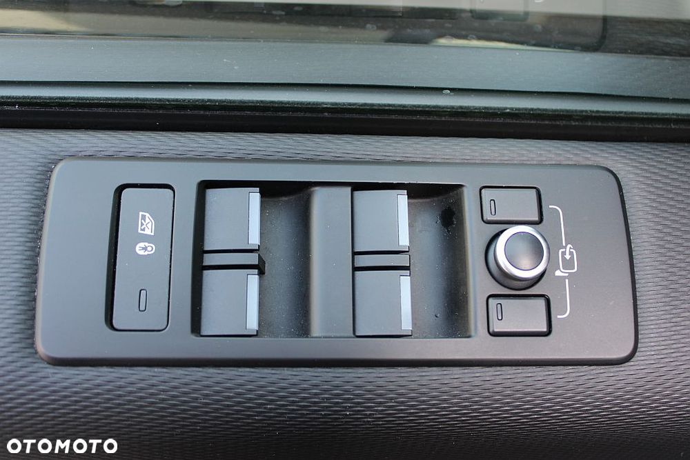 Land Rover Discovery 2.0 P300 R-Dynamic S - 34