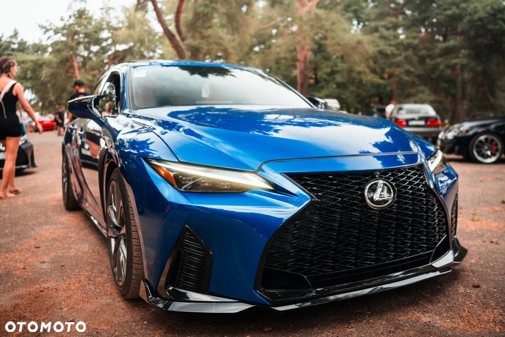 Lexus IS - 10