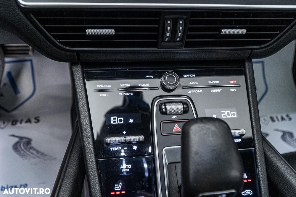 Porsche Cayenne S Tiptronic S Platinum Edition - 37