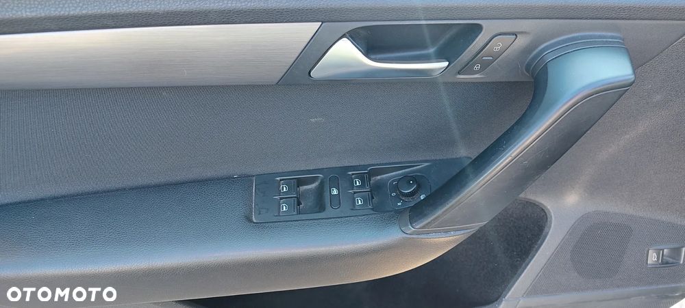 Volkswagen Passat 1.6 TDI BlueMotion - 9