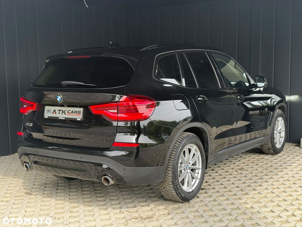 BMW X3 xDrive20i Advantage - 5