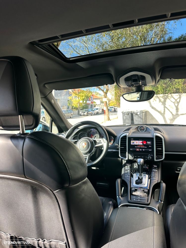 Porsche Cayenne Platinum Edition - 16