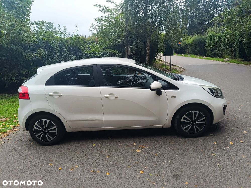 Kia Rio - 8