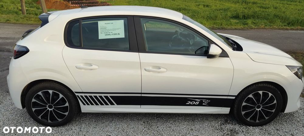 Peugeot 208 PureTech 75 Allure - 12