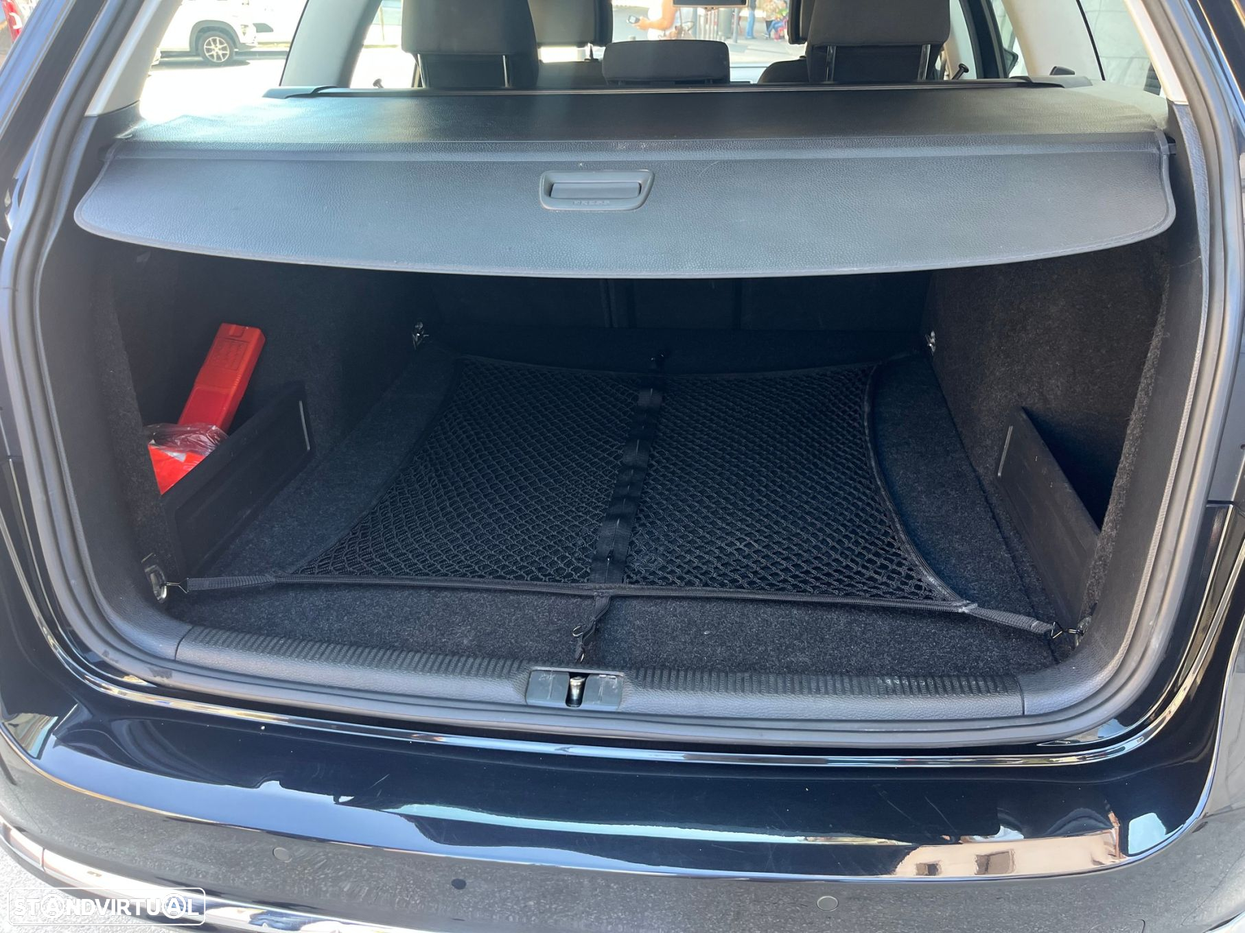 VW Passat Variant 1.6 TDI Confortline Navig - 17