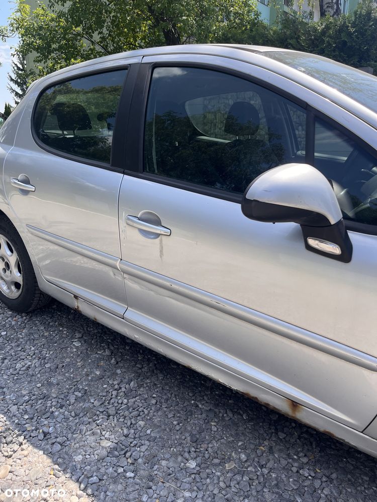 Peugeot 207 - 7