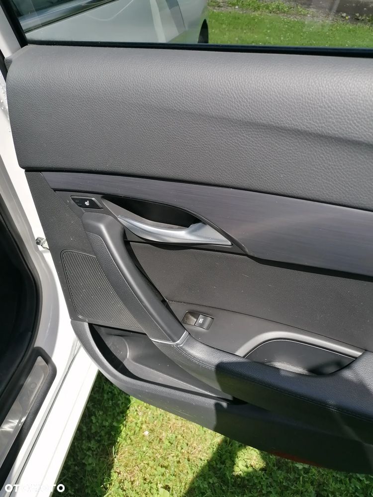 Hyundai i40 Kombi 1.7 CRDi DCT Premium - 9