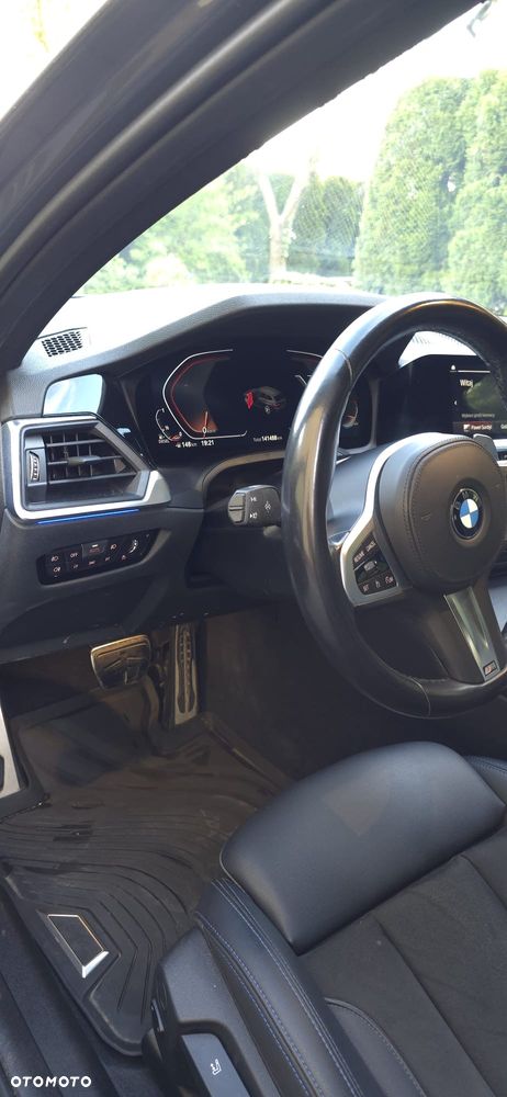 BMW Seria 3 320d xDrive M Sport - 16