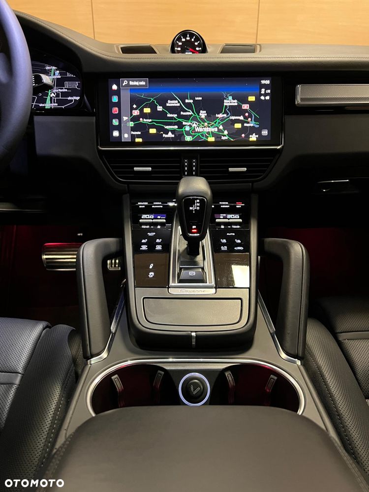 Porsche Cayenne - 22