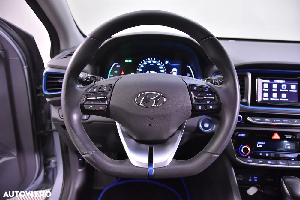 Hyundai IONIQ - 16
