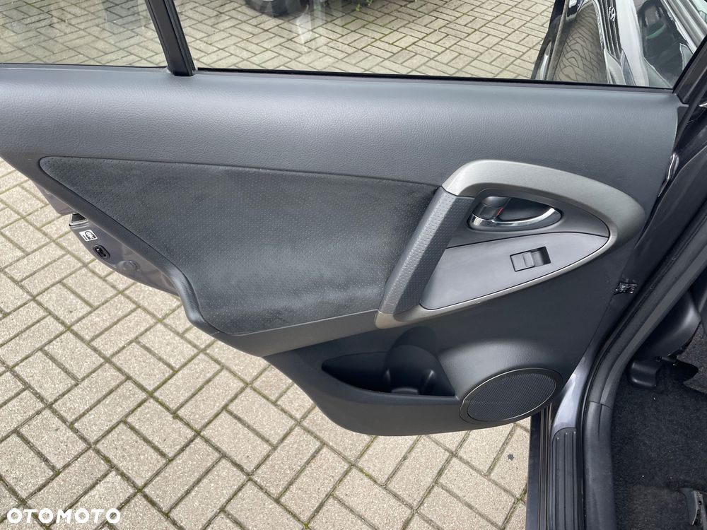 Toyota RAV4 2.0 VVT-i Prestige NAVI MS - 26