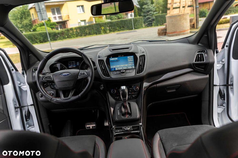 Ford Kuga 1.5 EcoBoost 4x4 ST-Line - 36