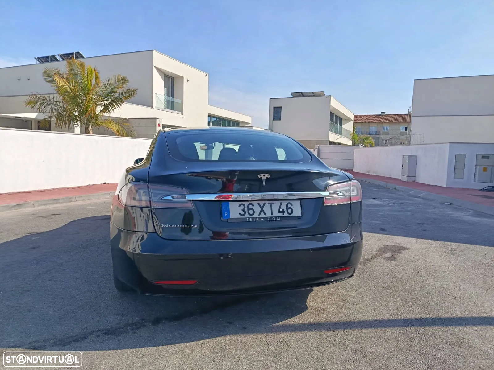 Tesla Model S - 3