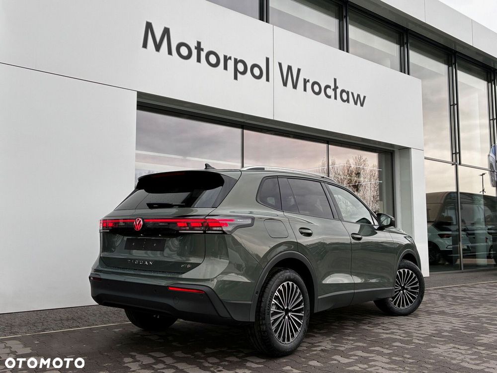 Volkswagen Tiguan - 10