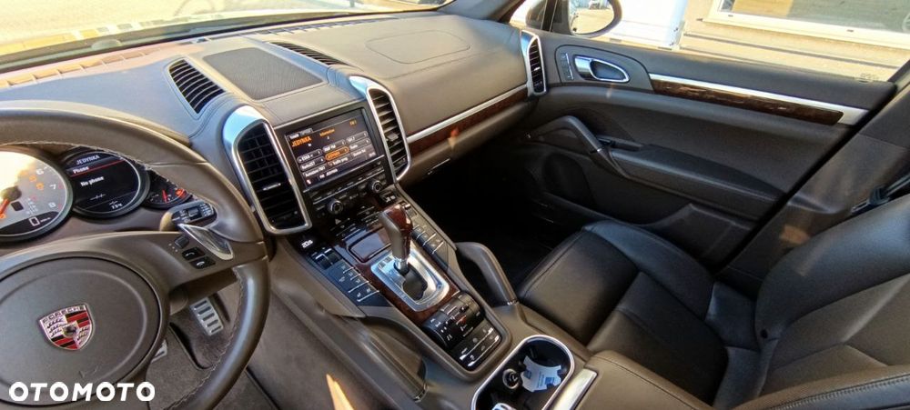 Porsche Cayenne - 7