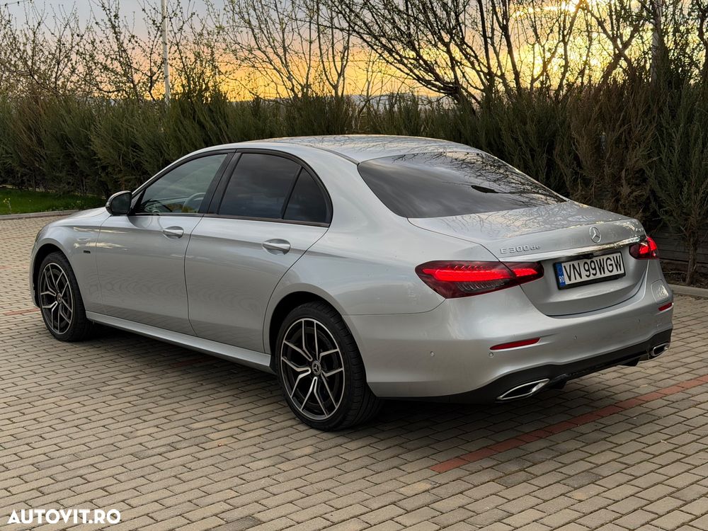 Mercedes-Benz E 300 de 4Matic 9G-TRONIC AMG Line - 7