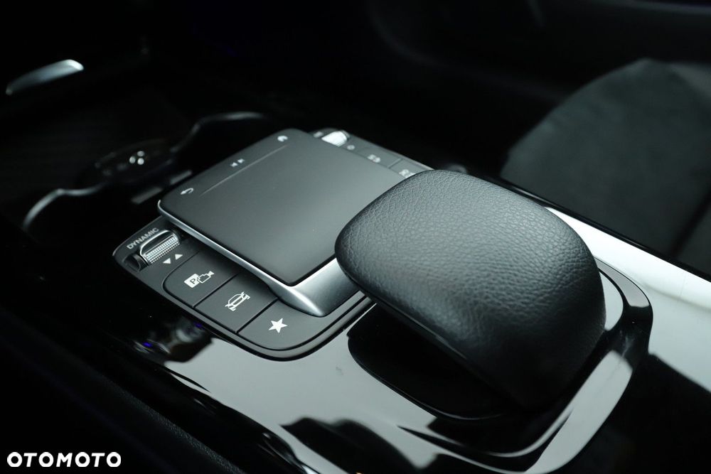 Mercedes-Benz CLA - 13
