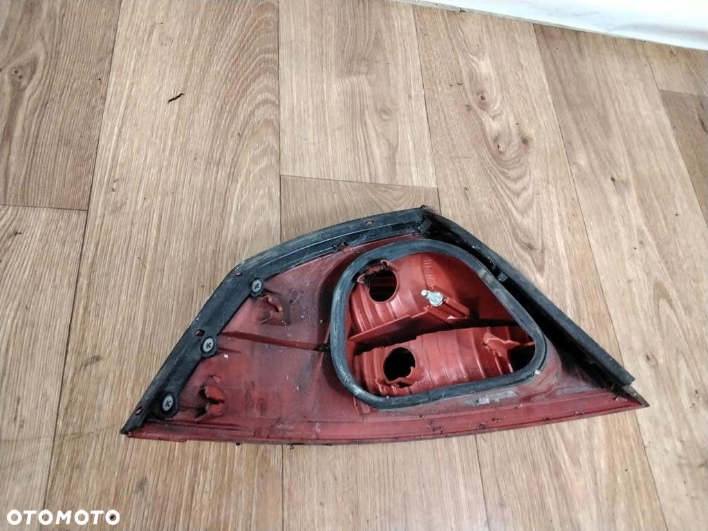 RENAULT VEL SATIS LAMPA TYŁ PRAWA - 2