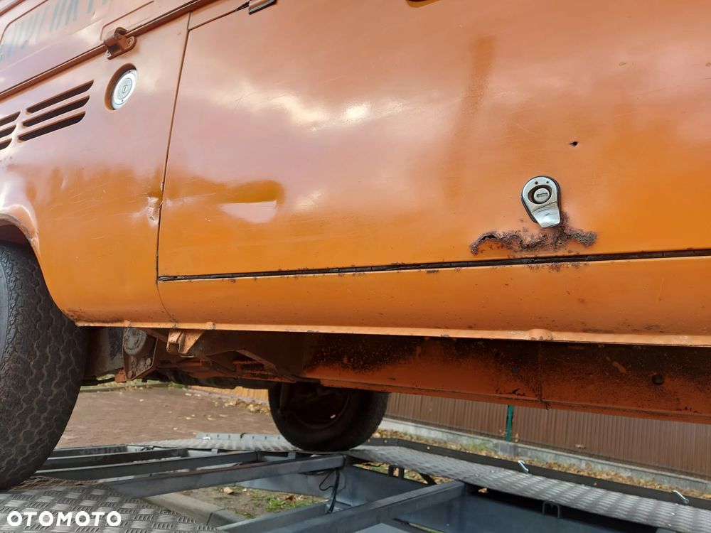 Volkswagen Transporter - 40