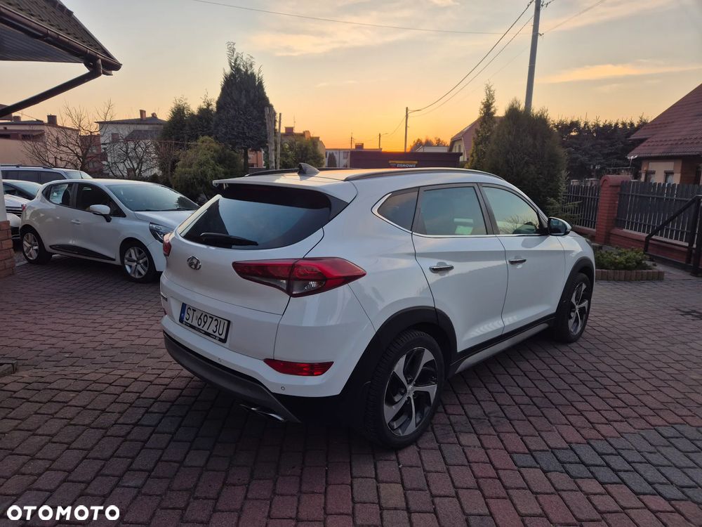 Hyundai Tucson 2.0 CRDI BlueDrive Style 2WD - 8