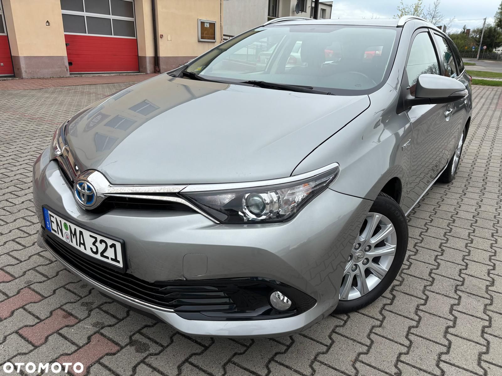 Toyota Auris 1.8 VVT-i Hybrid Automatik Comfort - 1