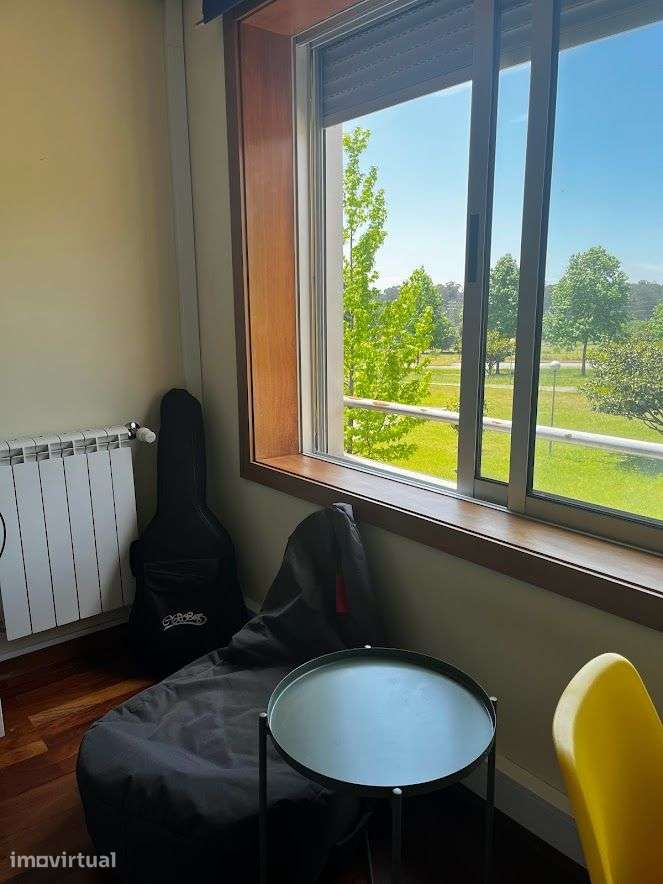 Quarto em apartamento familiar, vistas jardim - Grande imagem: 2/5