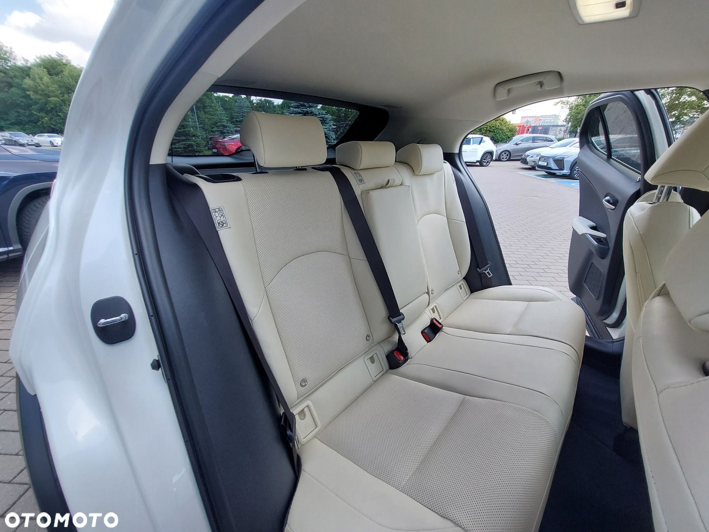 Lexus UX - 21