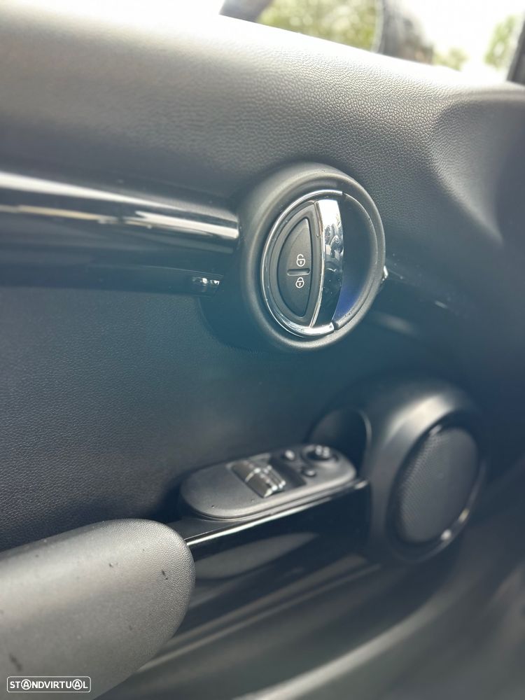 MINI 3 Portas Cooper D Aut. - 20