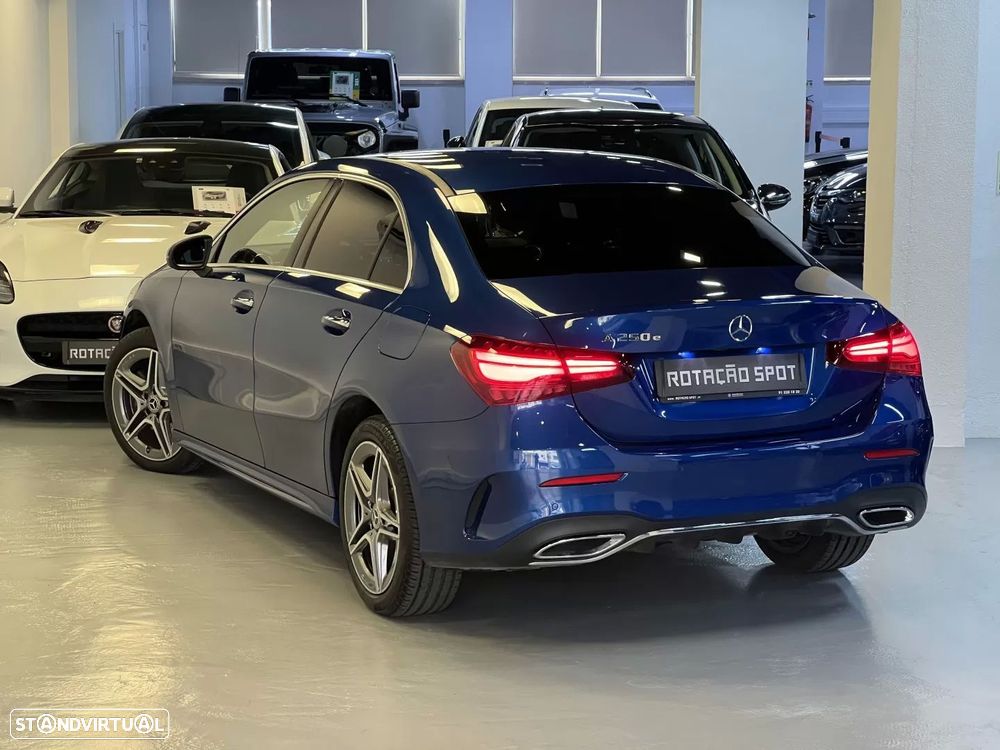 Mercedes-Benz A 250 Limousine e AMG Line - 3