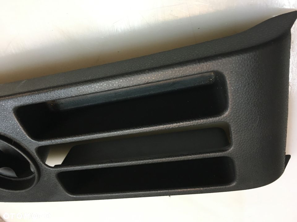 UCHWYT NA NAPOJE TUNEL ŚRODKOWY POLO 9N 6Q0863319H - 3