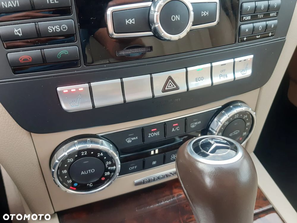 Mercedes-Benz Klasa C 180 CGI Automatik BlueEFFICIENCY - 29