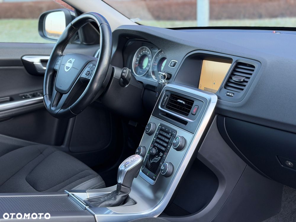 Volvo V60 D3 Summum - 30