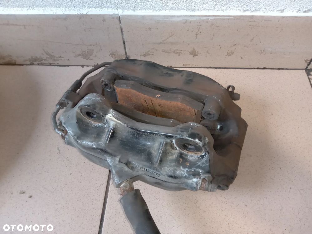 Zaciski hamulcowe BREMBO BMW 7 E38 728i - 2