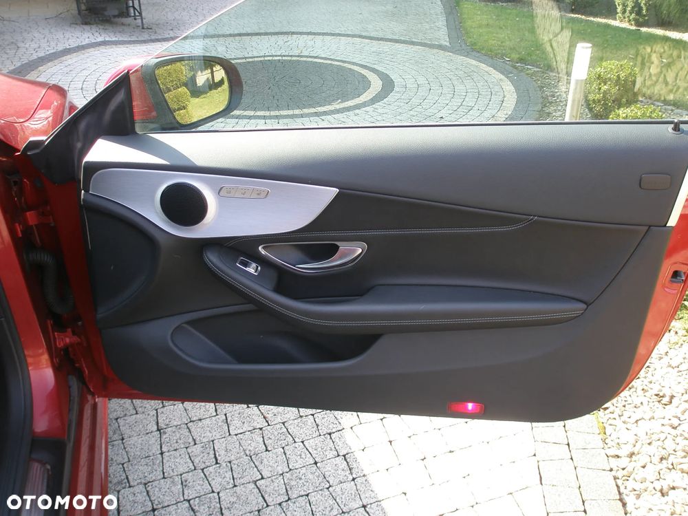 Mercedes-Benz Klasa C 200 Cabrio 4Matic 9G-TRONIC AMG Line - 15