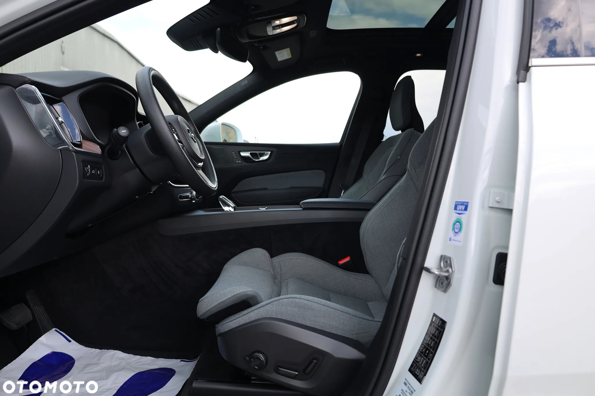 Volvo XC 60 T6 AWD Plug-In Hybrid Inscription - 22