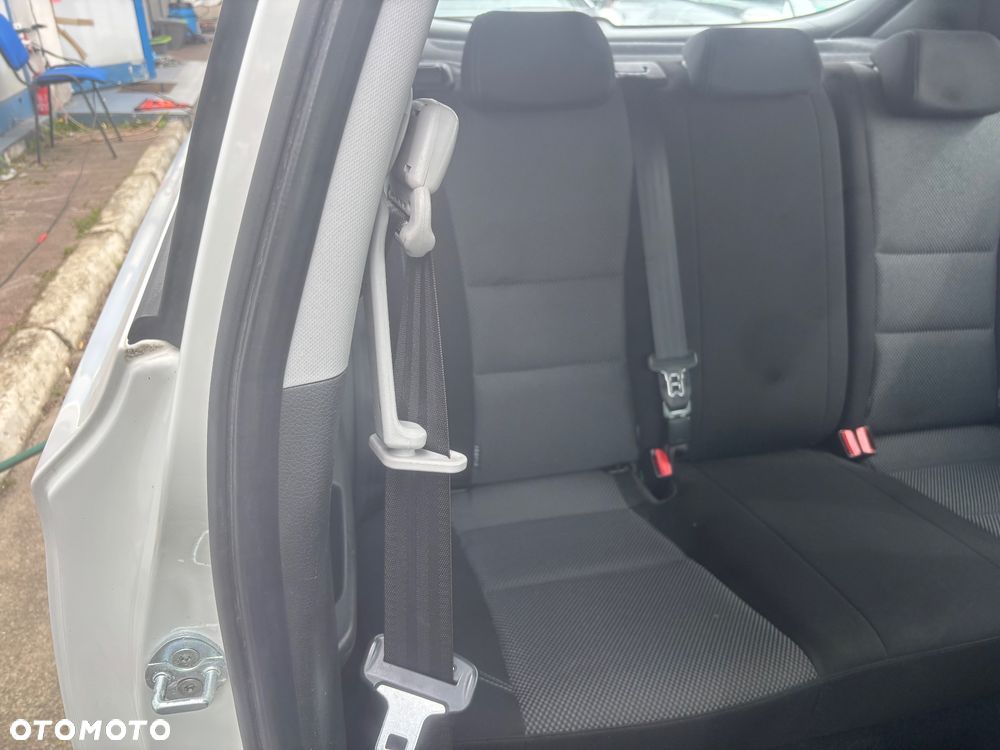 Hyundai i30 1.4 Classic + - 26