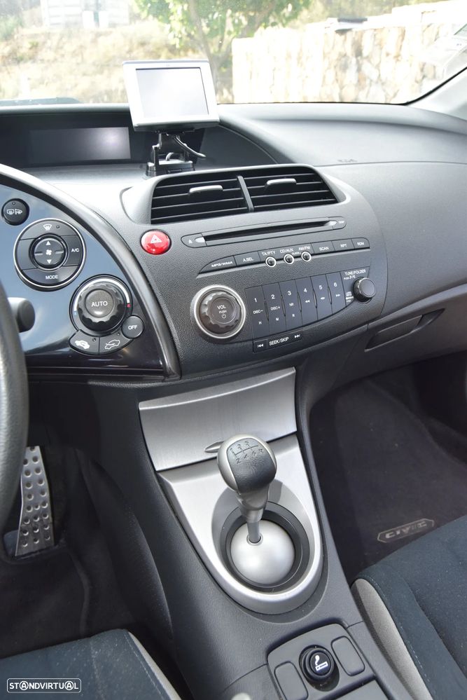 Honda Civic 1.8 Sport - 17