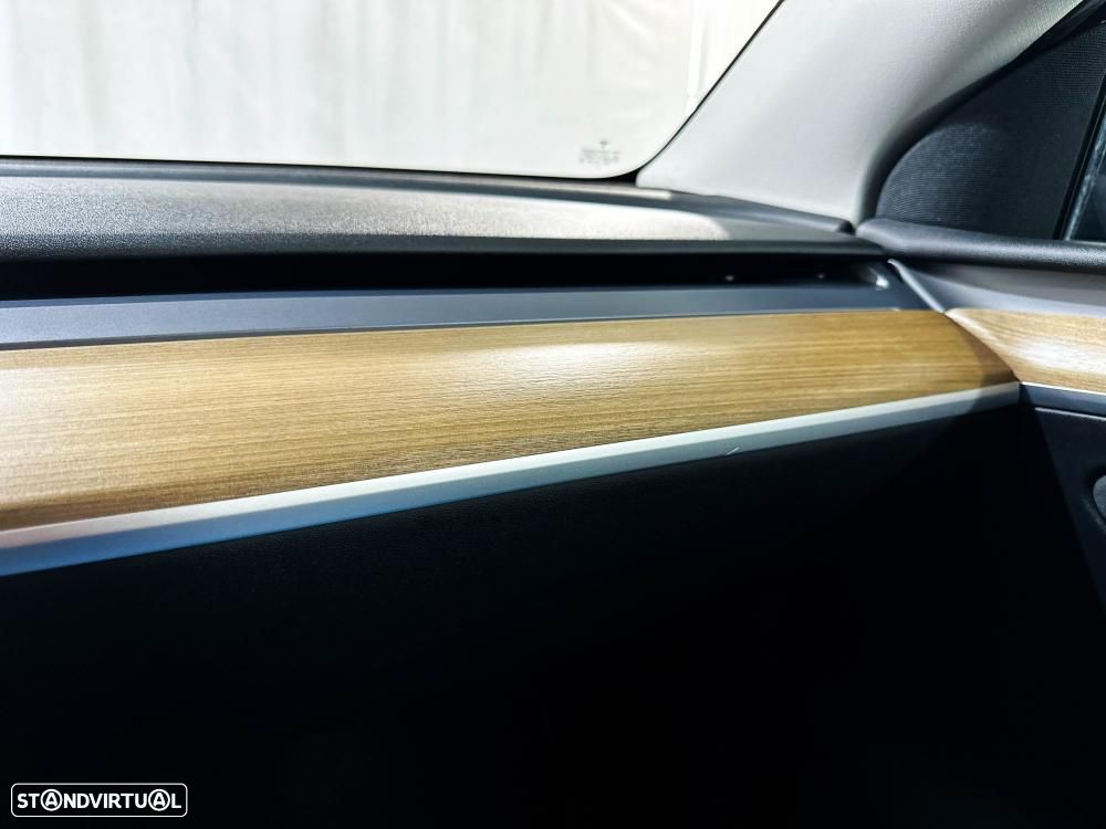 Tesla Model Y Long Range Dual Motor AWD - 30