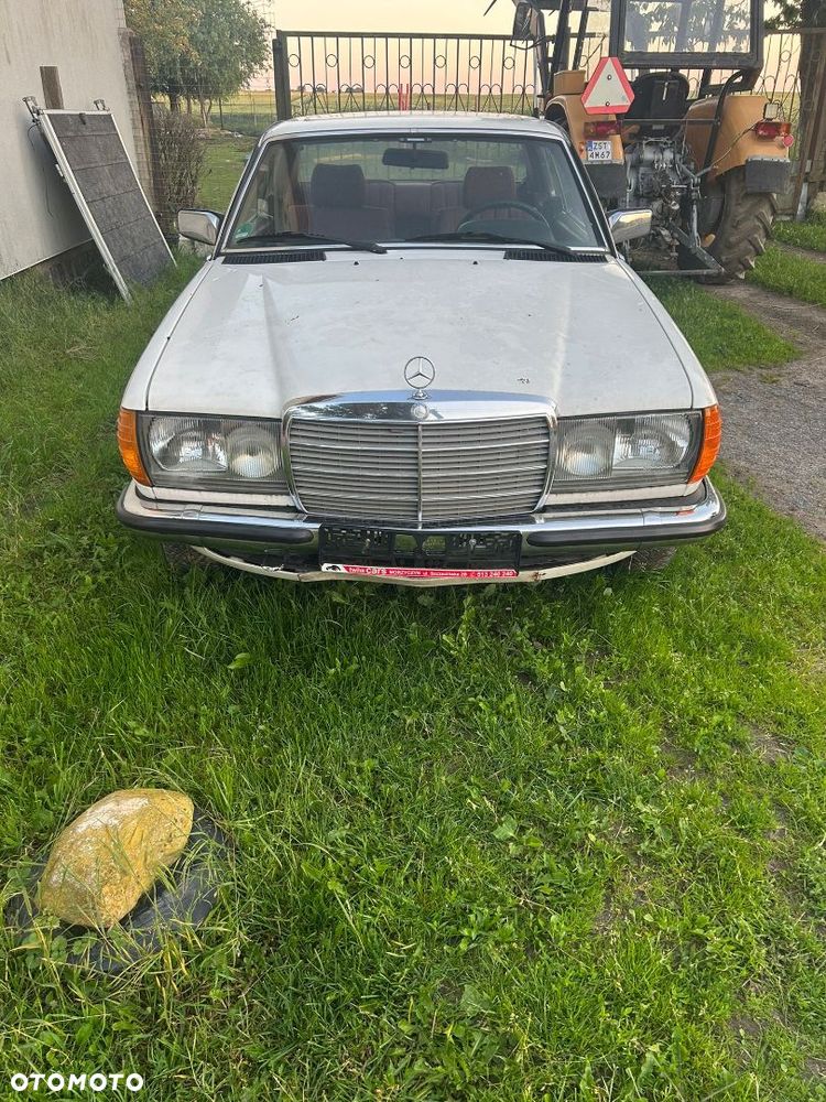 Mercedes-Benz 280 - 4