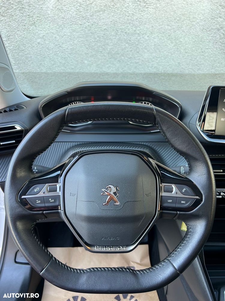 Peugeot 2008 - 9
