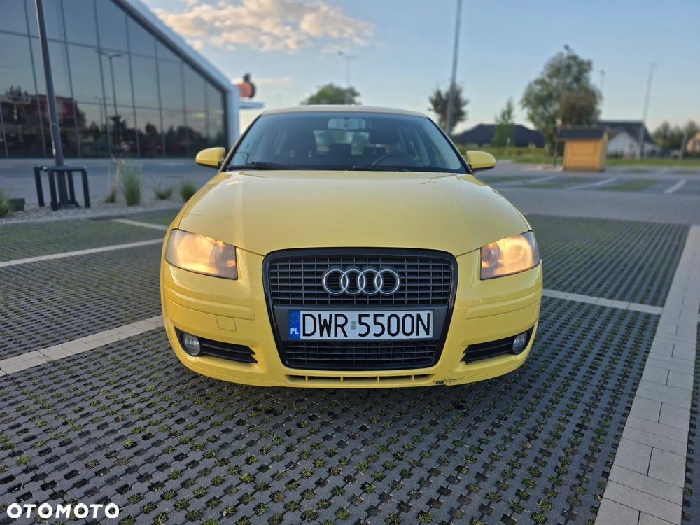 Audi A3 Sportback 1.6 FSI Ambiente - 9