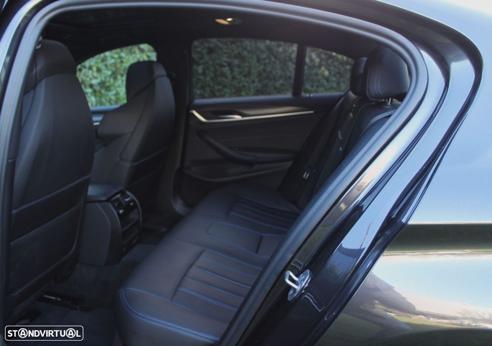 BMW 530 e Pack 50 anos M - 12