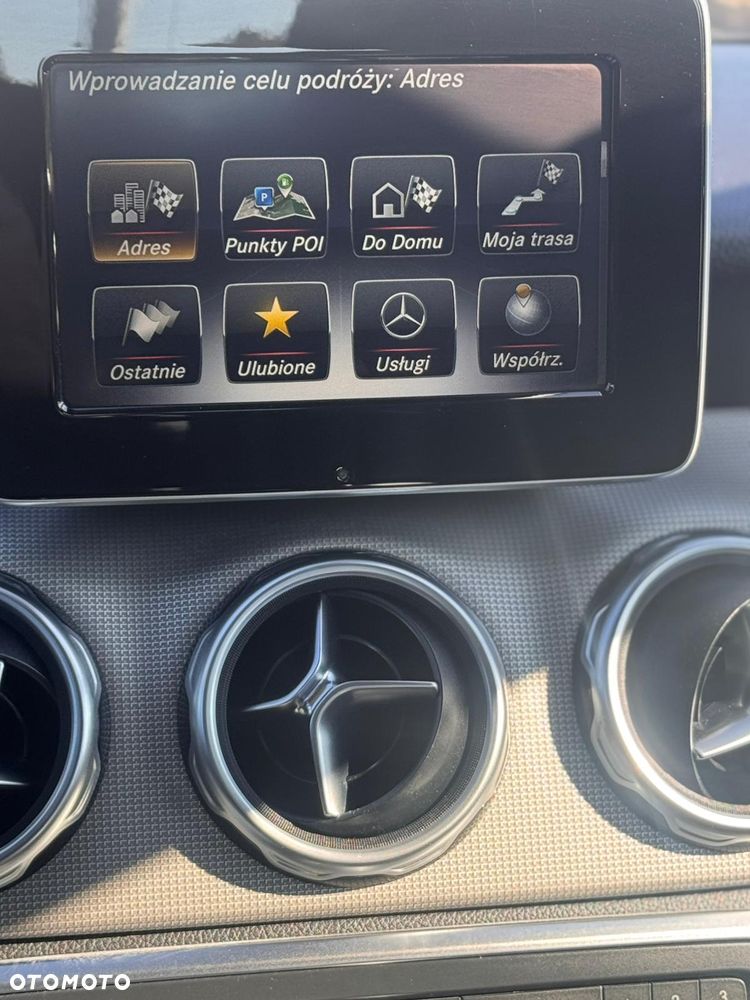 Mercedes-Benz GLA 180 d - 16