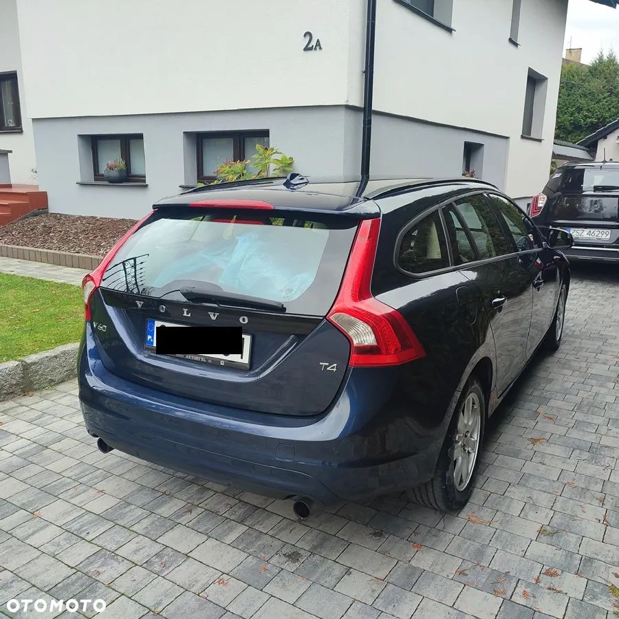 Volvo V60 T4 R-Design Kinetic - 4