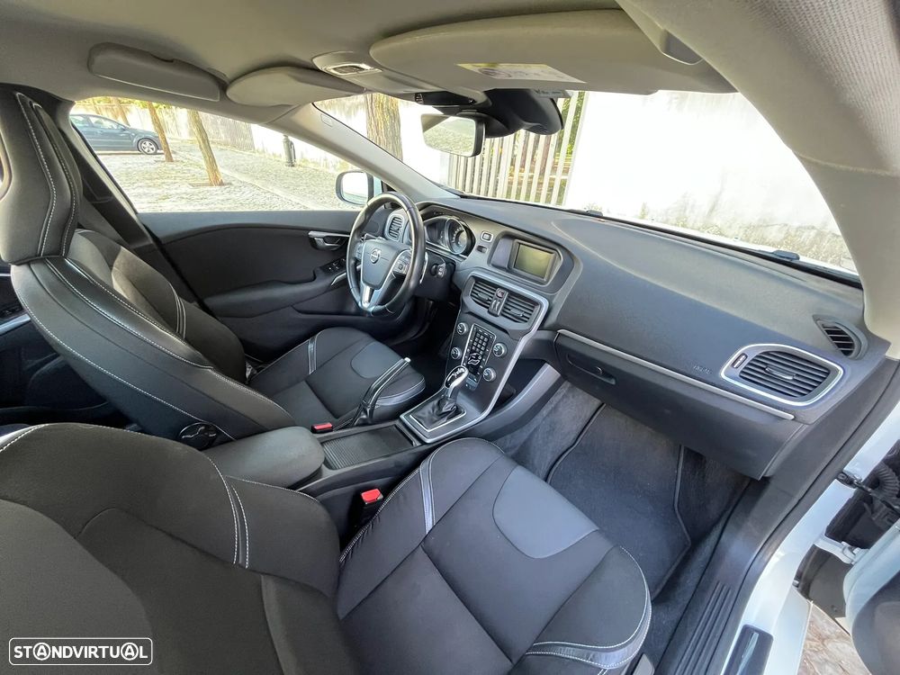 Volvo V40 1.5 T3 Sport Edition Plus Geartronic - 9