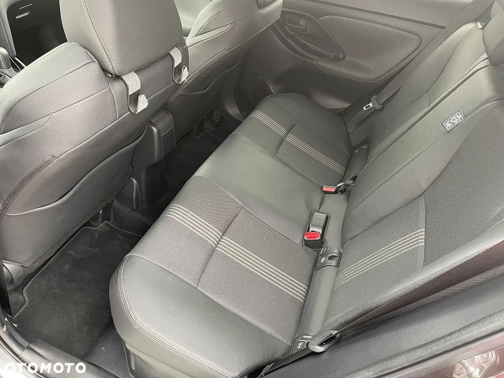 Toyota Yaris Cross - 13