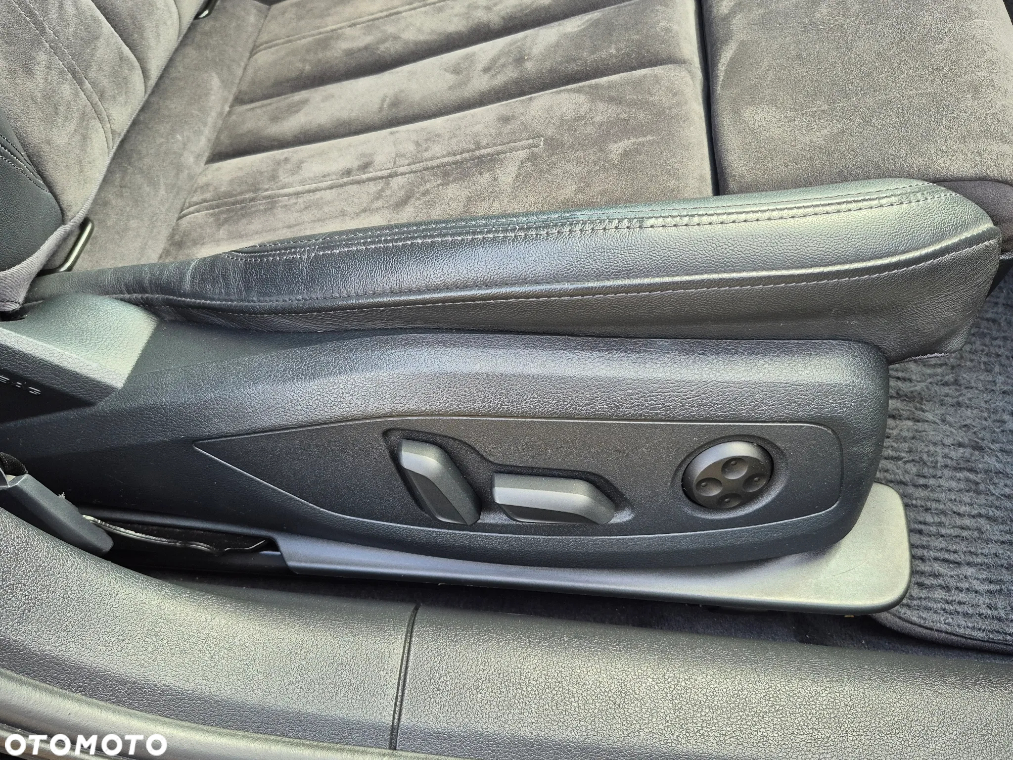 Audi A4 2.0 TDI S tronic - 26