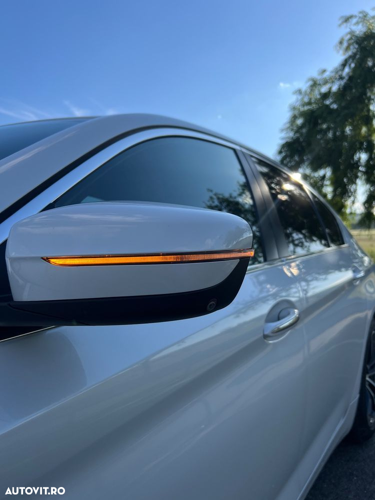 BMW Seria 5 520d xDrive Aut. Luxury Line - 7