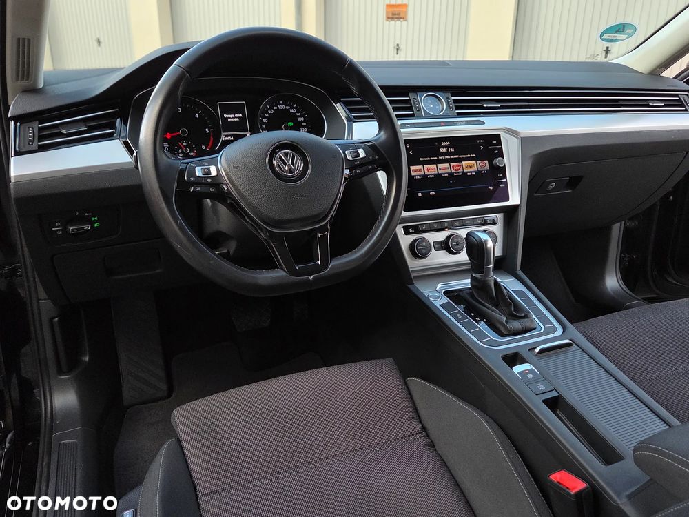 Volkswagen Passat 2.0 TDI SCR DSG Highline - 28