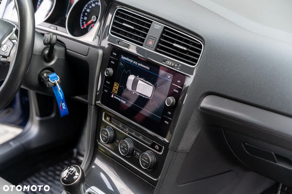 Volkswagen Golf - 27